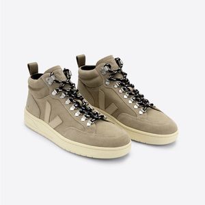 Veja Roirama women’s sneaker *EU 38 NEW IN BOX*